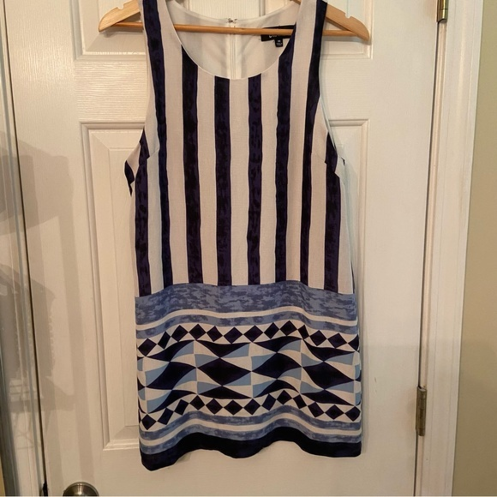 Lulu’s Multitask-Queen Ivory and Blue Print‎ Shift Dress Size M